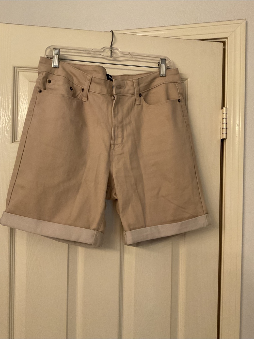 DKNY Women's Rolled-Hem Bermuda Shorts in Beige